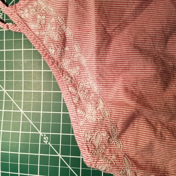 Old Navy XXL Red & White Adj Straps Embroidered - Picture 3 of 5